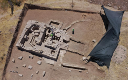 Elazığ'da Bir Tarlada 1700 Yıllık Roma Hamamı Gün Yüzüne Çıkarıldı