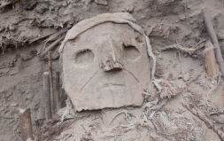 Peru’da Yüzlerine Maske Yerleştirilmiş 73 Mezar Bohçası Keşfedildi