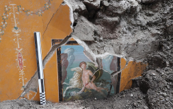 Pompeii’de Muhteşem Bir Mitolojik Fresk Bulundu