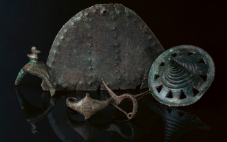 volkanik-tepede-3400-yillik-yuzlerce-metal-eser-kesfedildi
